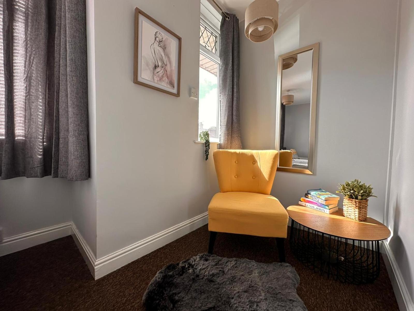 City Hideaway, Entire House Кингстън ъпон Хъл Екстериор снимка